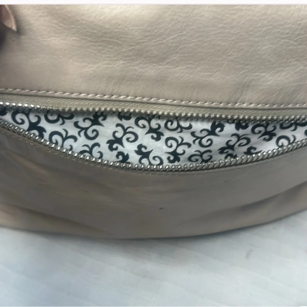 HOBO Taupe Pebble Leather Slouch Shoulder Bag Front Zip Pocket